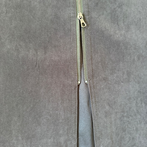 Vintage 90s Sleek high-waist midi pencil skirt in dark khaki 🖤 - Picture 10 of 11